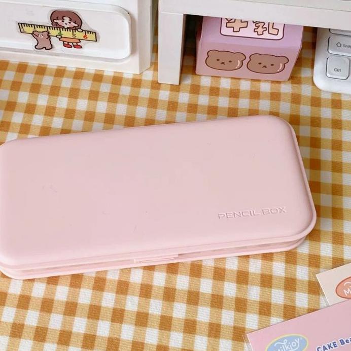 

Terlaris Kotak Tempat Pensil Aesthetic gaya korea dengan design simple yang elegan dan manis. 팝