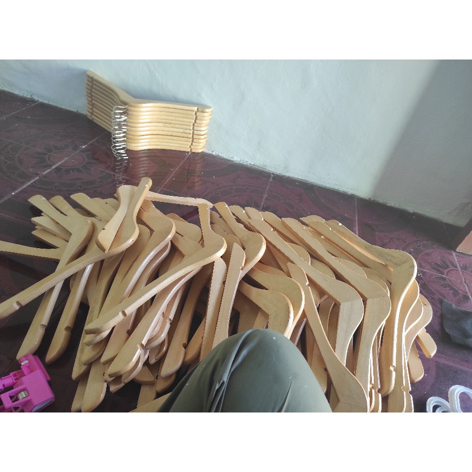 HANGER KAYU NATURAL TEBAL DEWASA / Gantungan Baju Butik Distro / Hanger Toko / Hanger Kayu / Hanger Kayu DEWASA NATURAL (HARGA 1 Pcs)