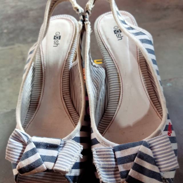 Sendal wedges gosh