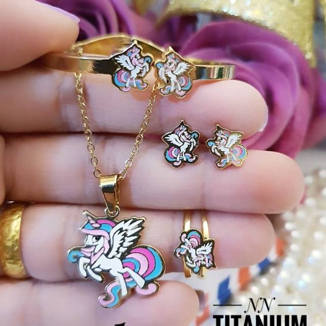 Titanium set perhiasan 0131k