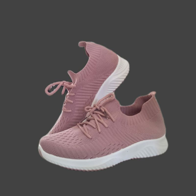 Sepatu sport wanita by SAILATU
