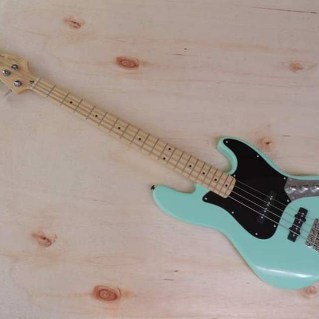 GITAR BASS FENDER JAZZ BASS BIRU