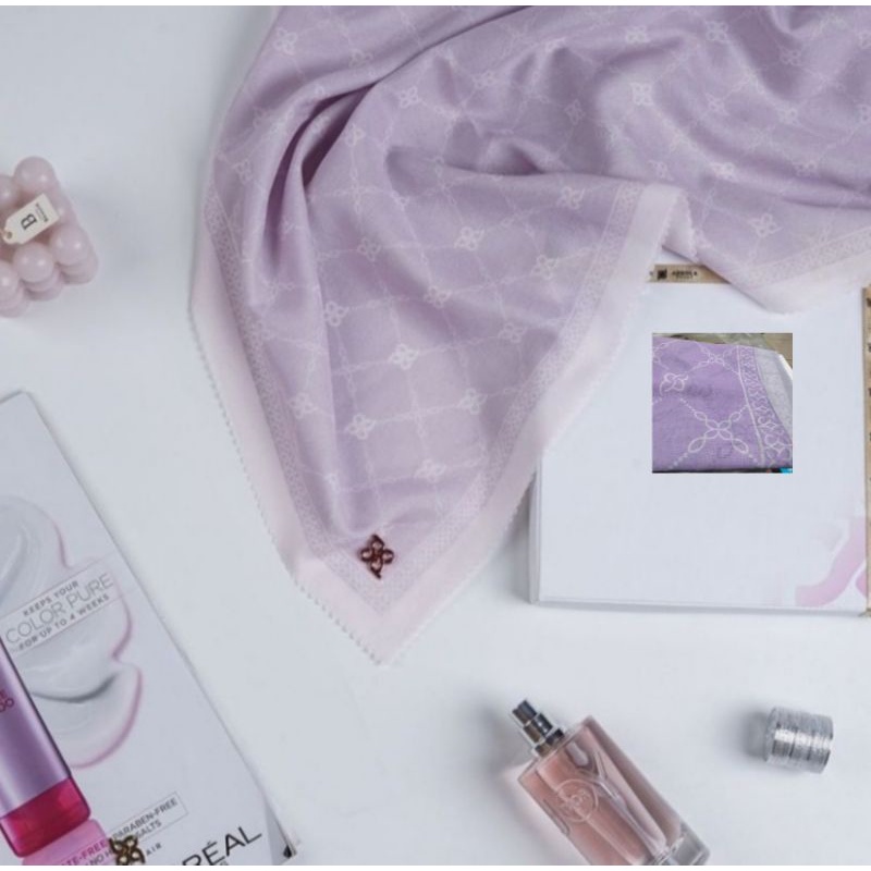 HIJAB SEGIEMPAT VOAL MOTIF LASERCUT Adeela Monogram series-Mono lilac