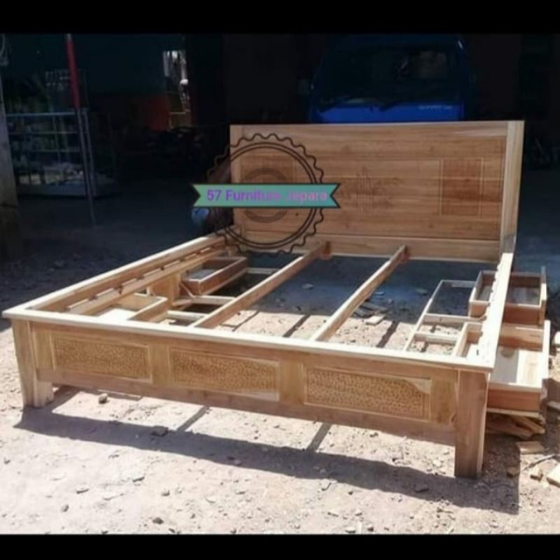 Tempat tidur laci /dipan jati ukuran 180cm mentahan