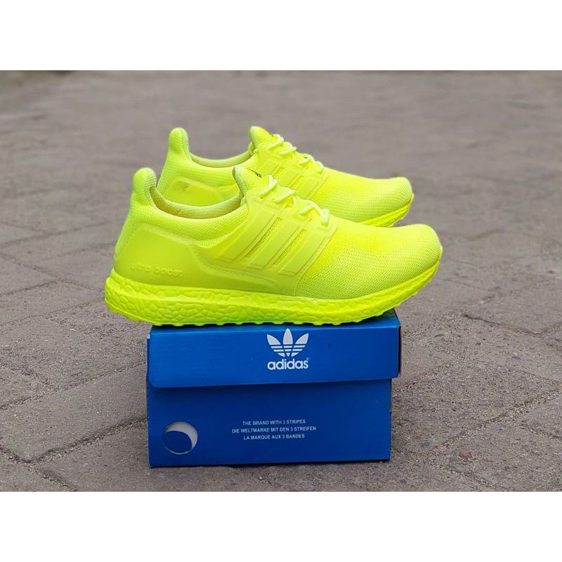ADIDAS ULTRABOOST SEPATU OLAHRAGA WANITA SEPATU SENAM WANITA  AEROBIK ZUMBA TERLARIS