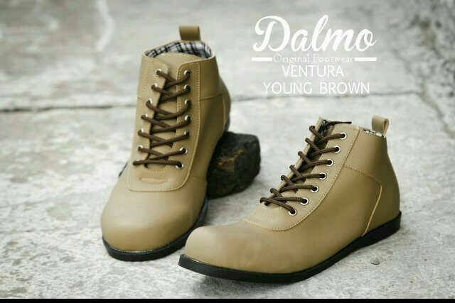 SEPATU KERJA SEMI BOOT DALMO VENTURA