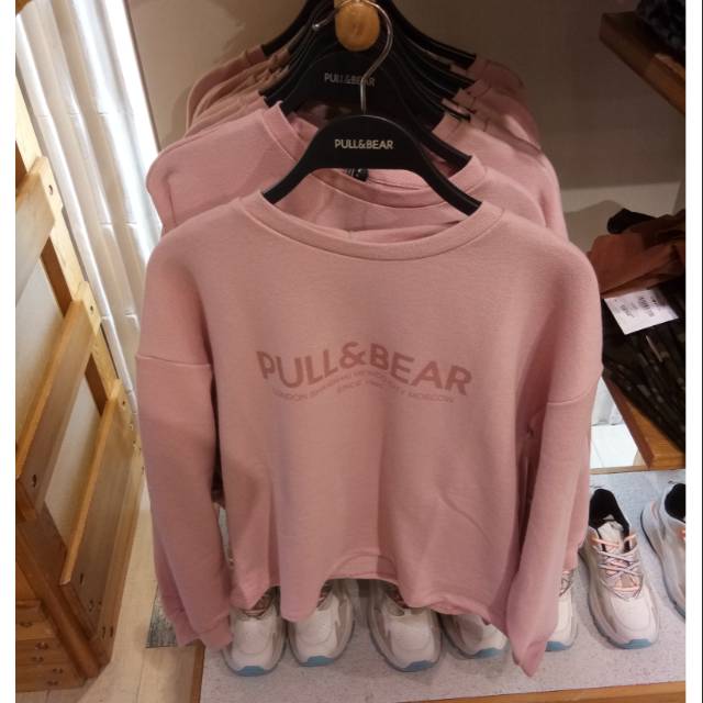 pull and bear pink sweatshirt