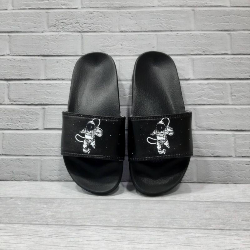 SANDAL KIDS ANAK VANS SLIDE SIZE 31-35