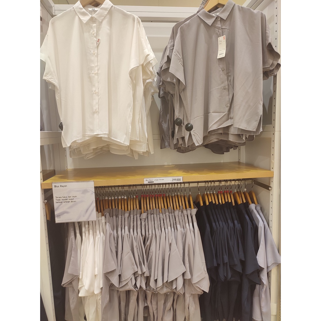 UNIQLO - WOMEN Blus Rayon Lengan Pendek