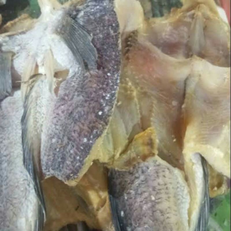 

ikan asin gabus, netto 500 gram