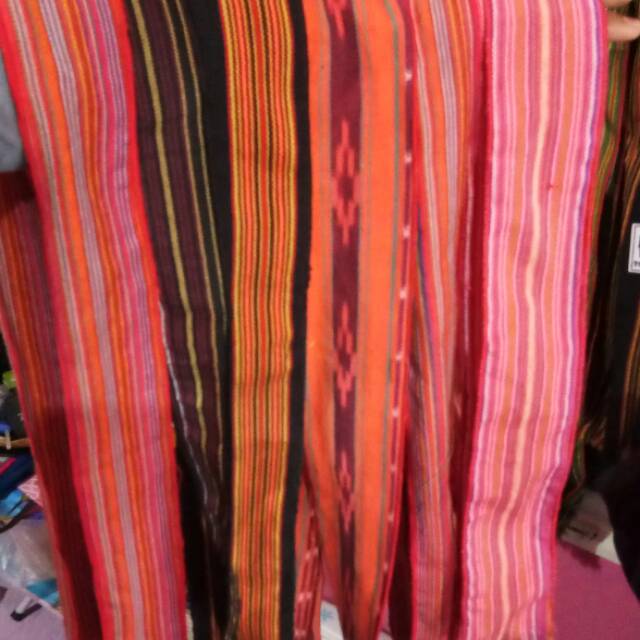 ikat kepala tenun toraja