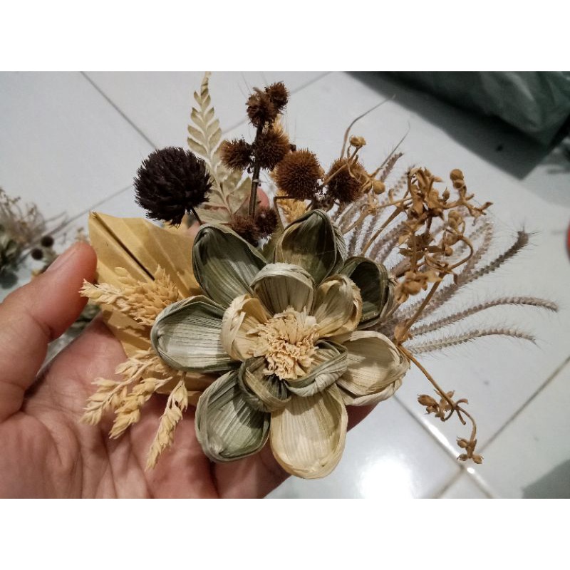 Hiasan hampers mahar seserahan rustic dried flowers/ hiasan hampers lebaran (bunga matahari hijaau)