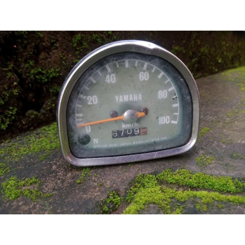 Speedometer Yamaha V75