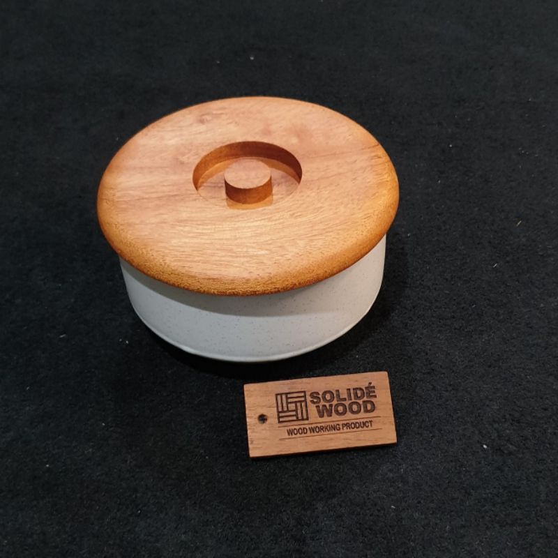 Tutup mangkok kayu
