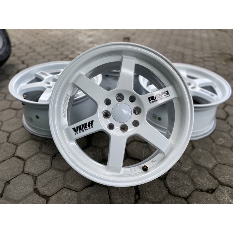 velg R16 Rays TE37