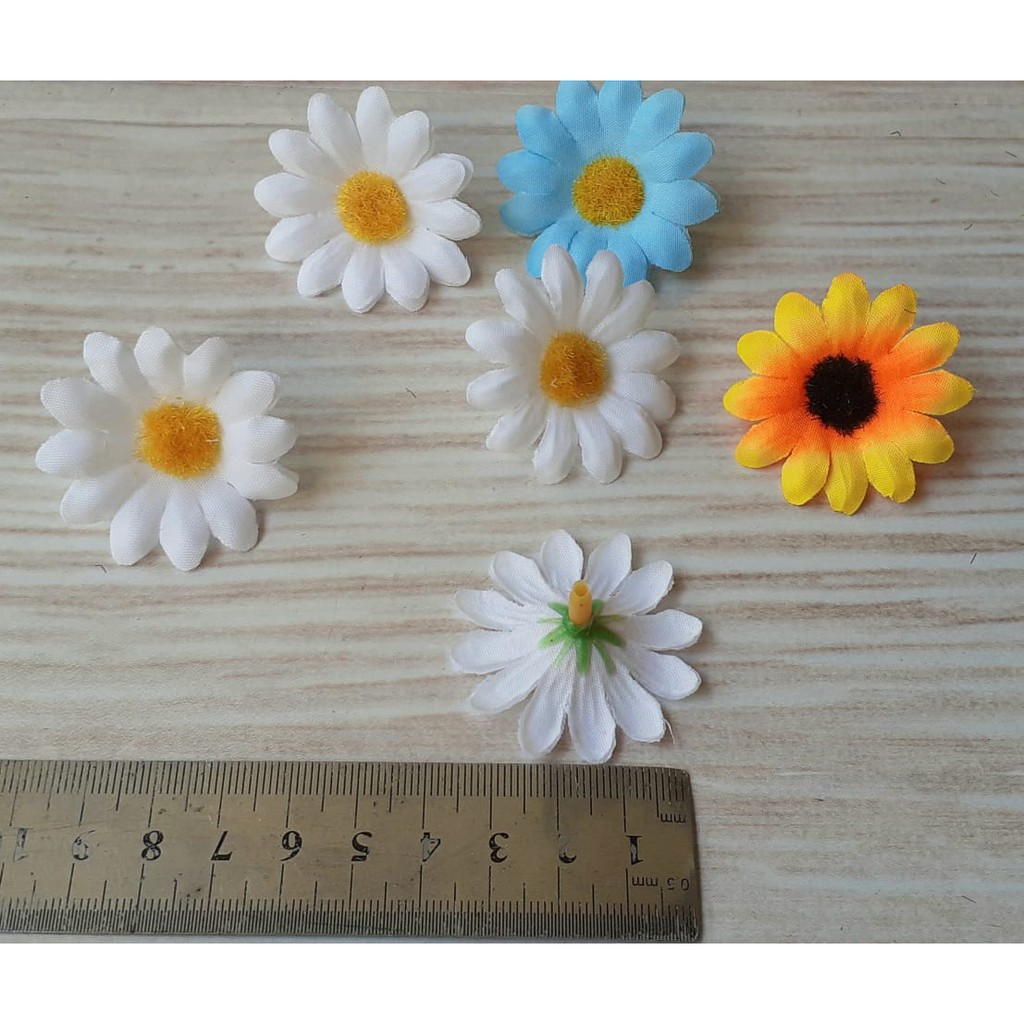 5 pcs Kepala Bunga Daisy Tanpa Tangkai Artifisial Flower Photo Booth  Proferty Foto