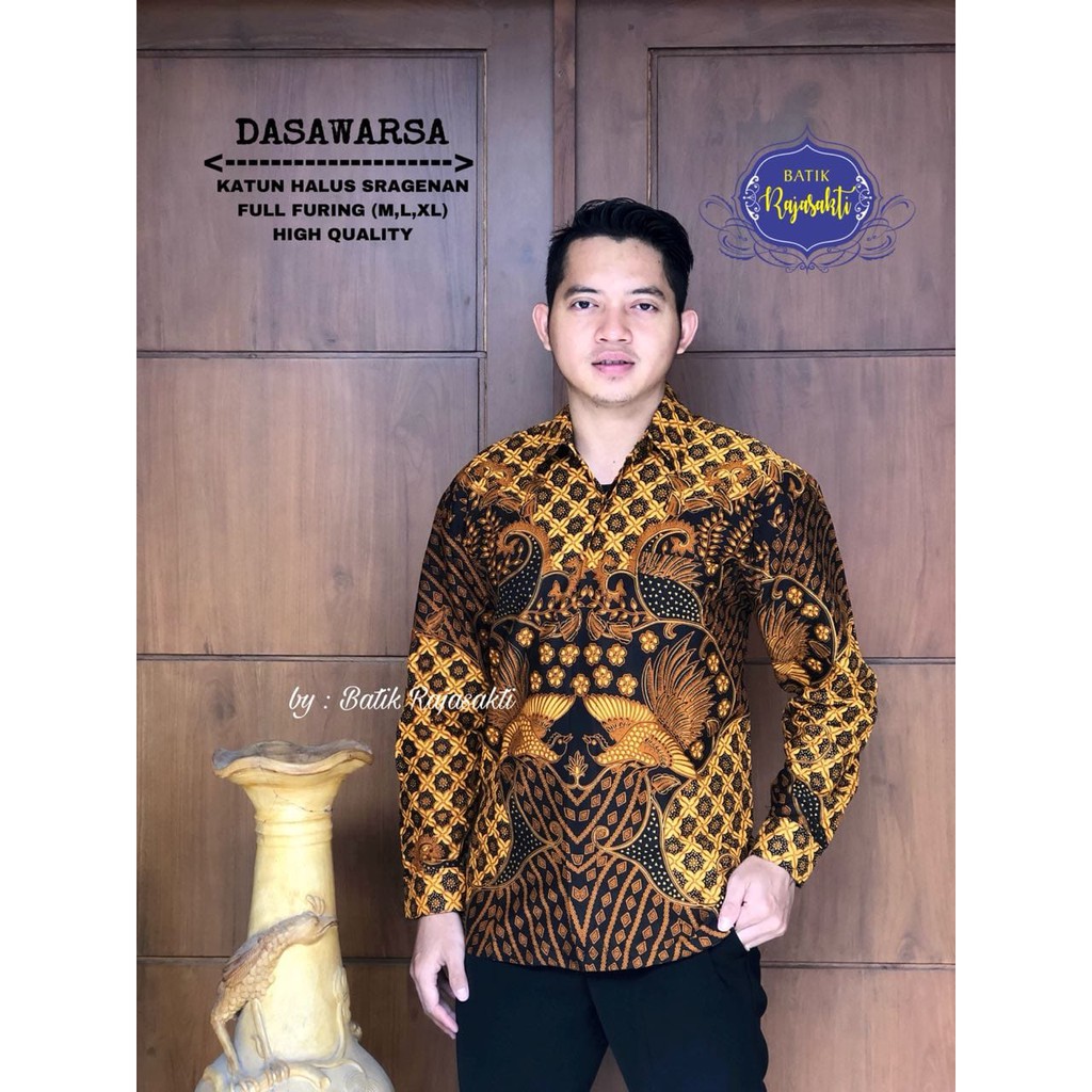 DASAWARSA RAJASAKTI KEMEJA BATIK SOLO PRIA LENGAN PANJANG LAPIS FURING ATASAN BATIK PREMIUM MODERN KATUN HALUS BAHUWIRYA  BANAMITRA BANAMITRA PUTIH BANGSAWAN BAYU PUTRA BERLIAN BIRU BHARATAYUDA BIMASENA BIRENDRA BIRU INDAH BRAHMAKERTA BRAHMAKERTA MERAH