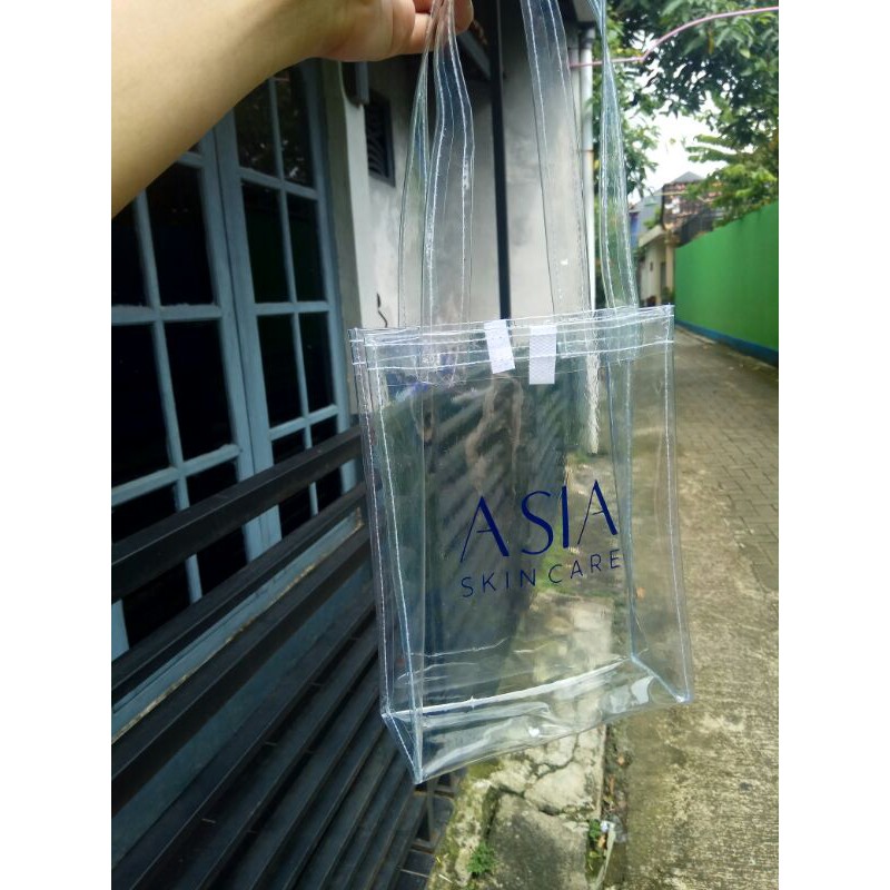 

15x20x5 min order 50 pcs / Free sablon satu warna satu sisi / Free Desain / Tas mika polos murah / Tas parcel lebaran