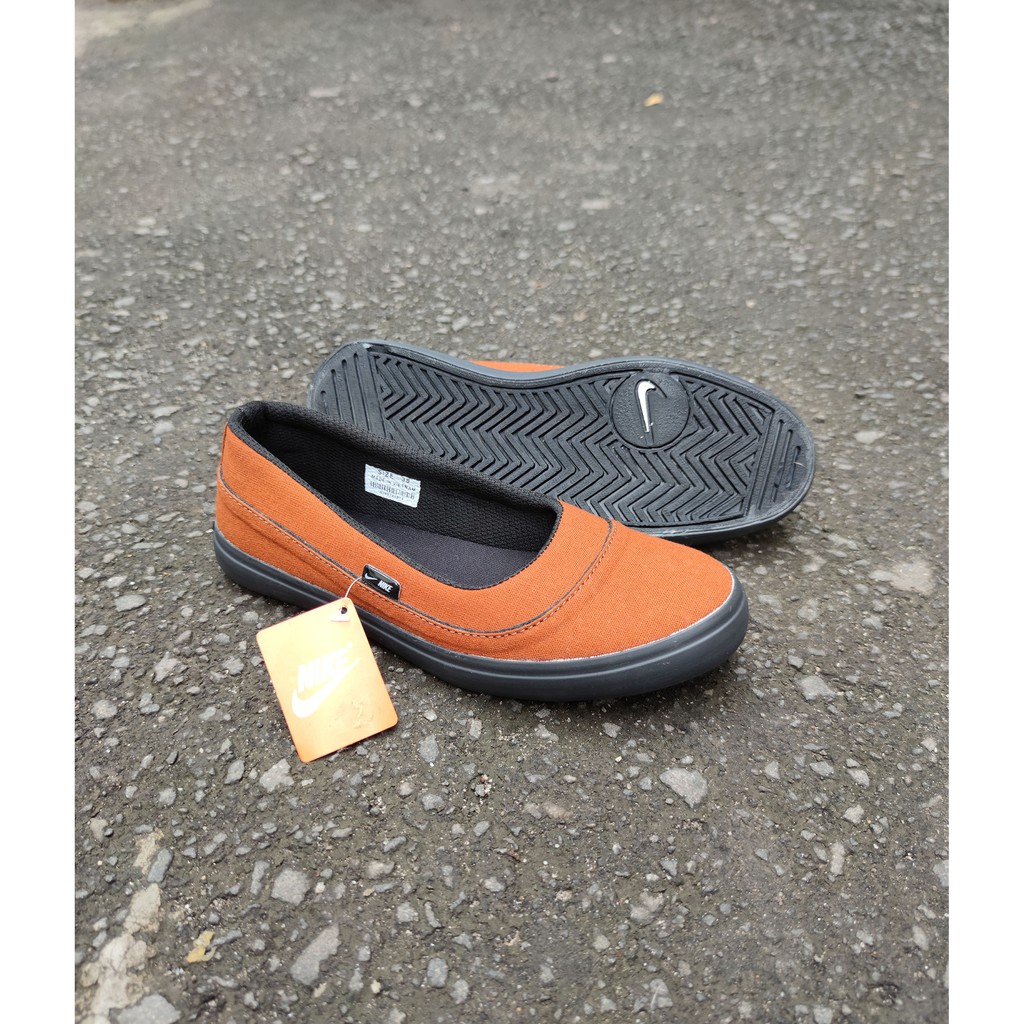 SEPATU WANITA SLIP ON 05 TAN HITAM.SEPATU SANTAI KERJA KULIAH HIJABERS BERKUALITAS