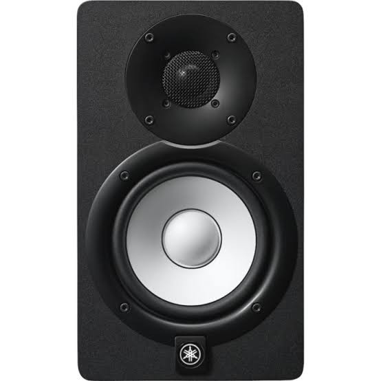 Yamaha HS5 speaker flat