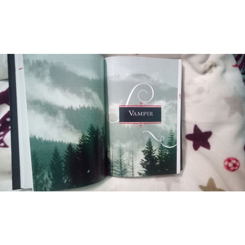 THE TWILIGHT SAGA : The Official Illustrated Guide