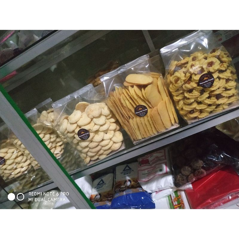 

Kue lidah kucing