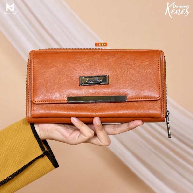DOMPET KENES MOONZAYA