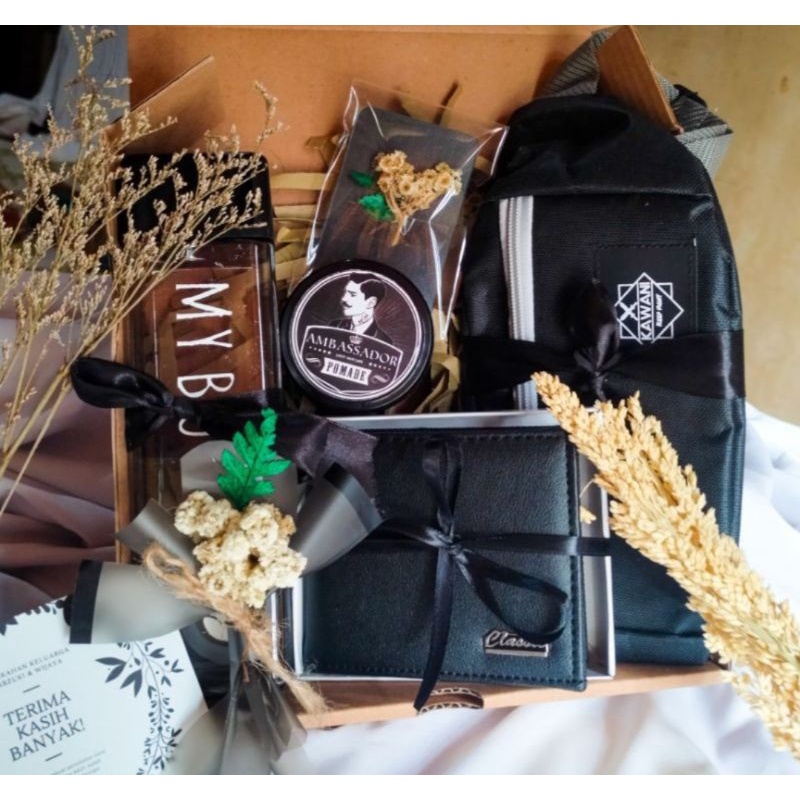 

PAKET HAMPERS COWOK / KADO / GIFT / HARI ULANG TAHUN / GRADUATION (COWO/CEWE) / ANNIVERSARY COWOK