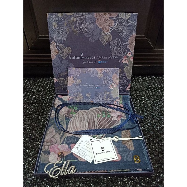 Buttonscarves Orchide Navy ✅Preloved Like New✅