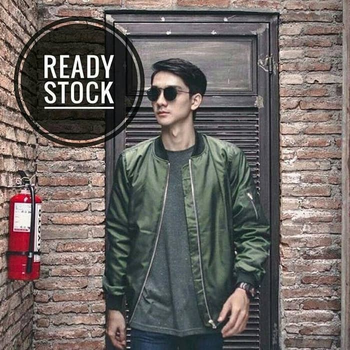 jaket bomber cowok hijau bahan scout puma premium