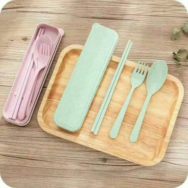 Set Sendok Garpu Sumpit Portable Set Travel bahan Jerami Gandum