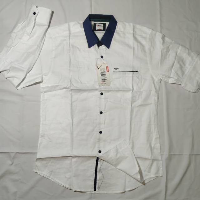 Kemeja S135