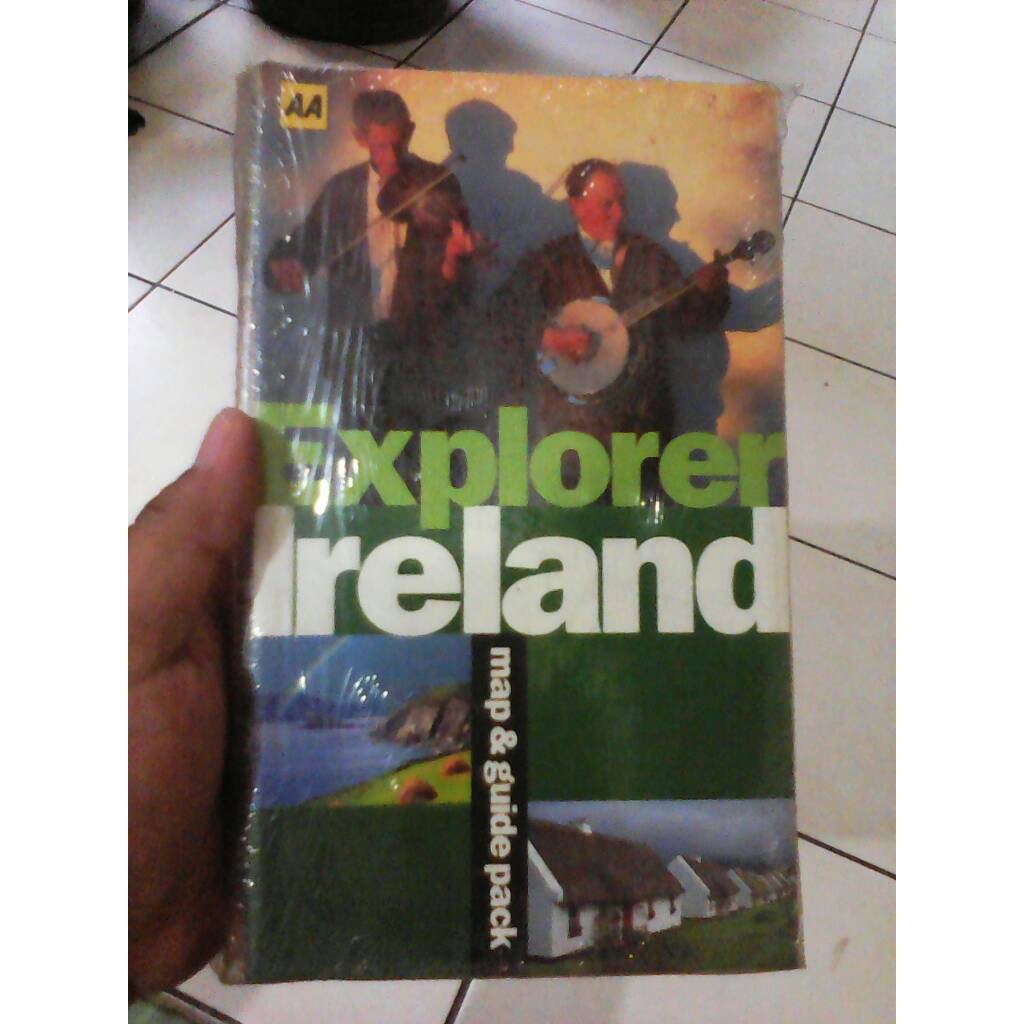 

Explorer Ireland Map and Guide Pack ORI