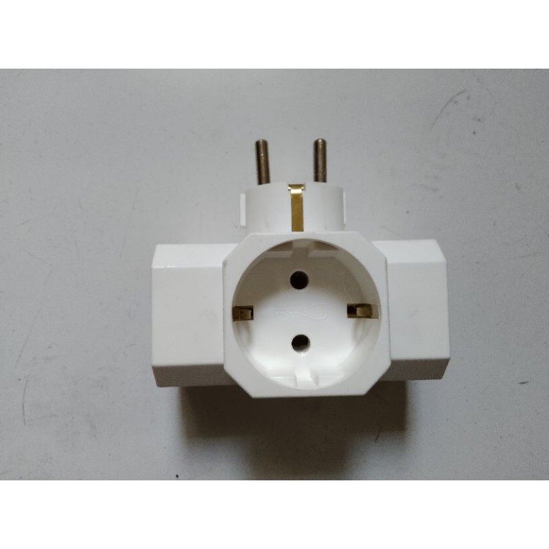 Colokan listrik letter T