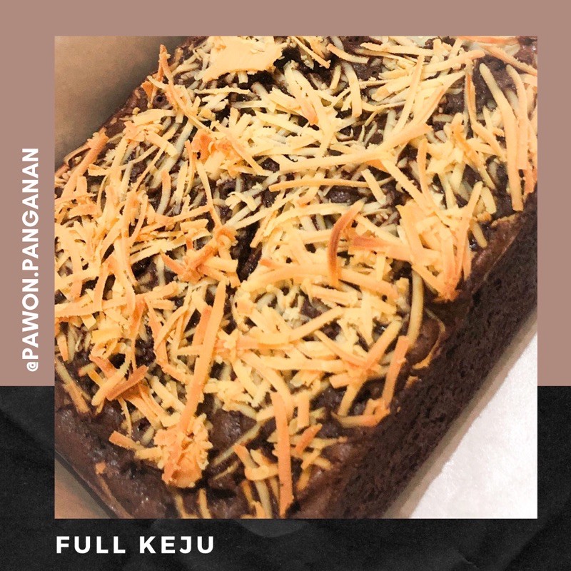

Fudgy Brownies Topping Full Keju