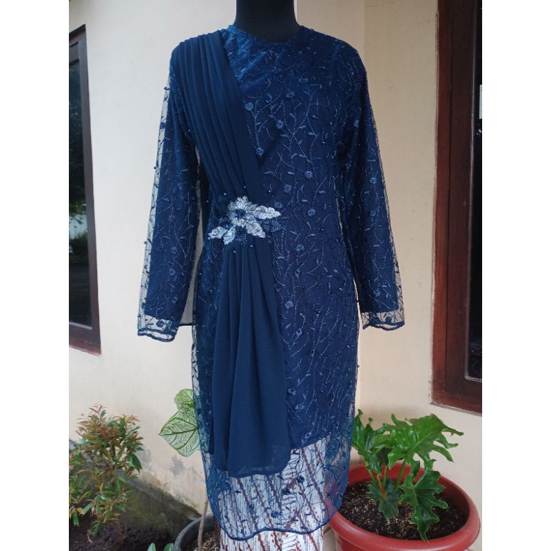 Atasan Kebaya tunik selempang motif bordir