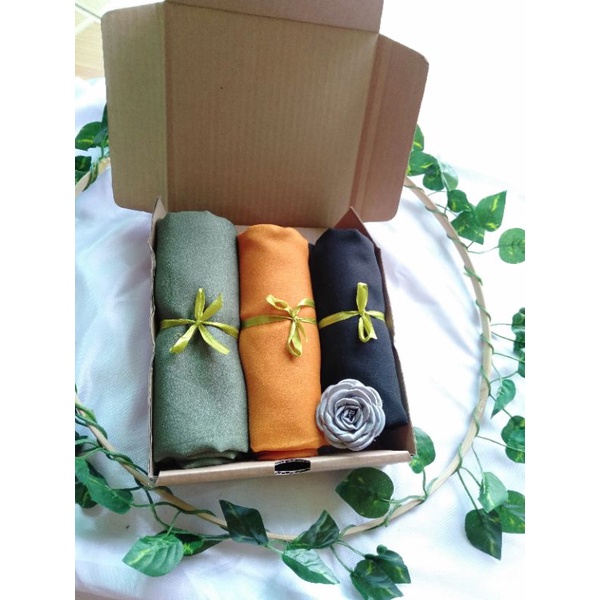 

Hampers/kado/gift Wisuda
