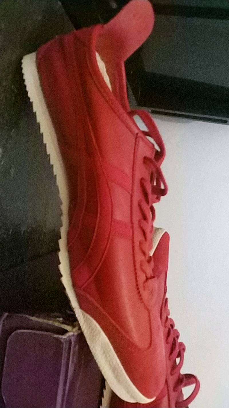 Sepatu Jepang Red Leather