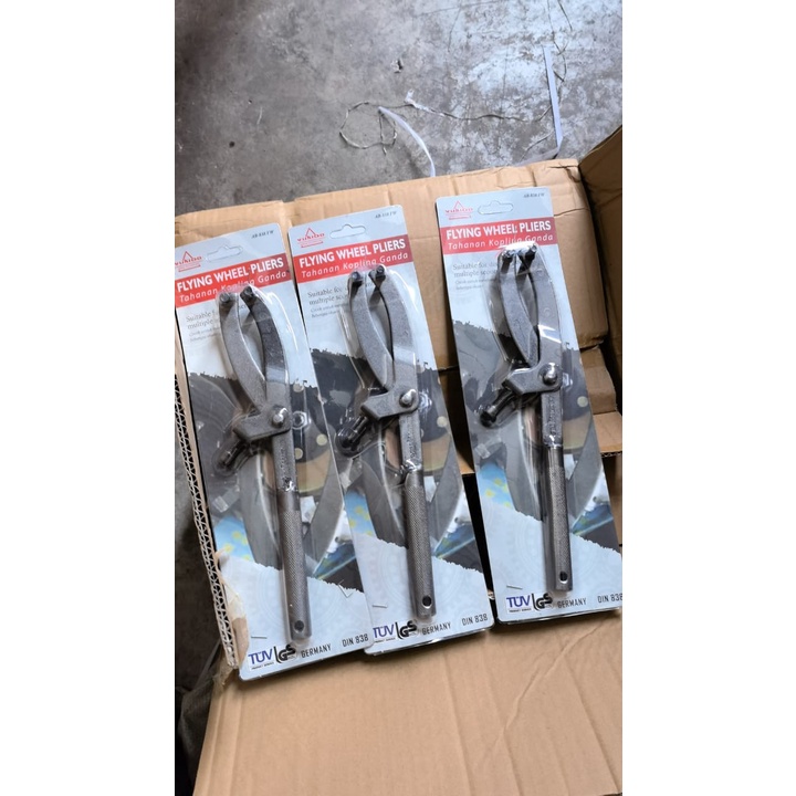 tahanan kopling motor ,treker cvt flying wheel pliers yukido COD