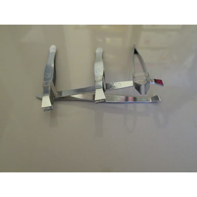 Pinset / Penjepit / Pencabut Bulu / Rambut / Alis Bahan Metal