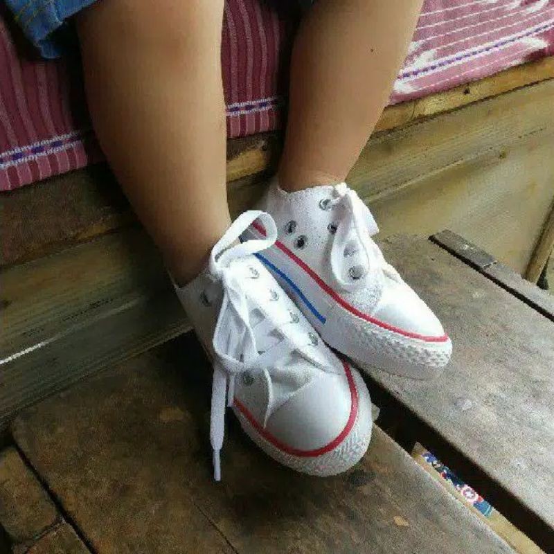 SEPATU CONVERSE ALL STAR CHUCK TAYLOR PUTIH WANITA DAN PRIA