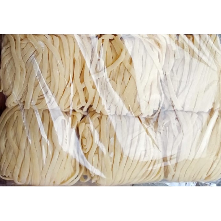 

Mie Pipih GEPENG Basah HALAL cocok untuk jualan/pribadi isi 12pcs/kg