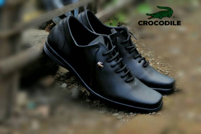 SEPATUPRIA PANTOPEL CROCODILE HITAM SWEDIAN