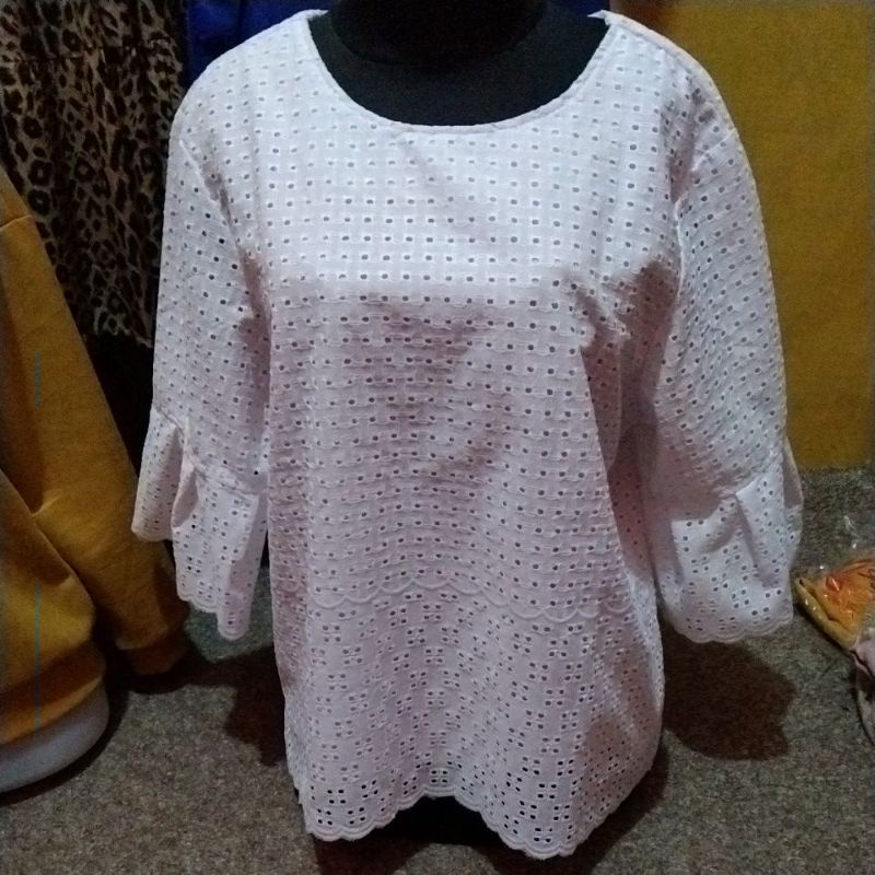 Atasan Katun Bolong putih