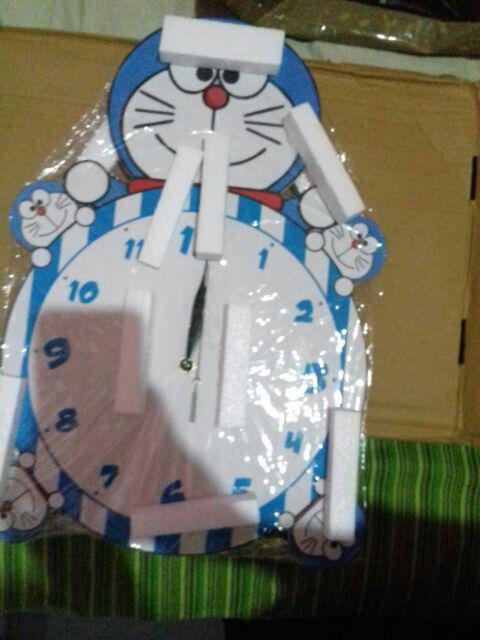 Jam Dinding Karakter Model Doraemon