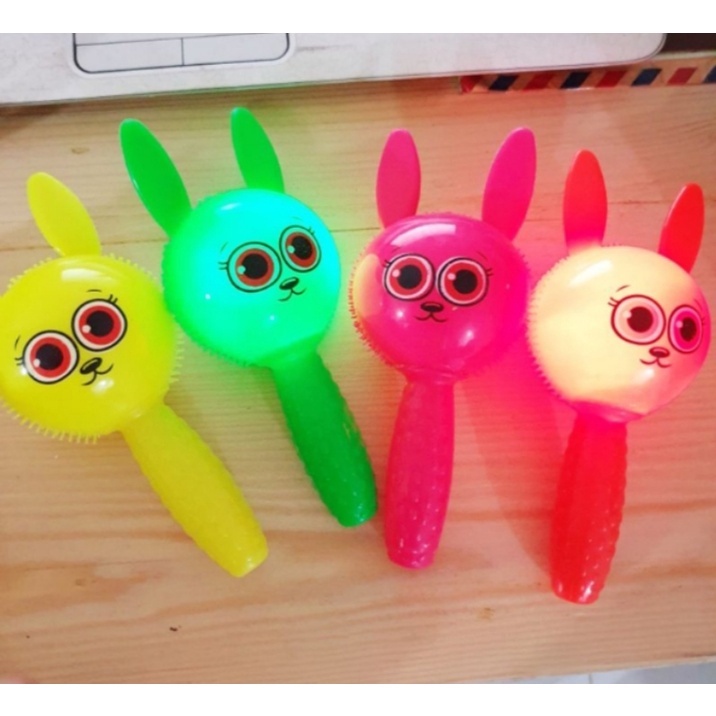 Rattle Rubber Stick  Boneka Lampu dan Bersuara Mainan Pencet