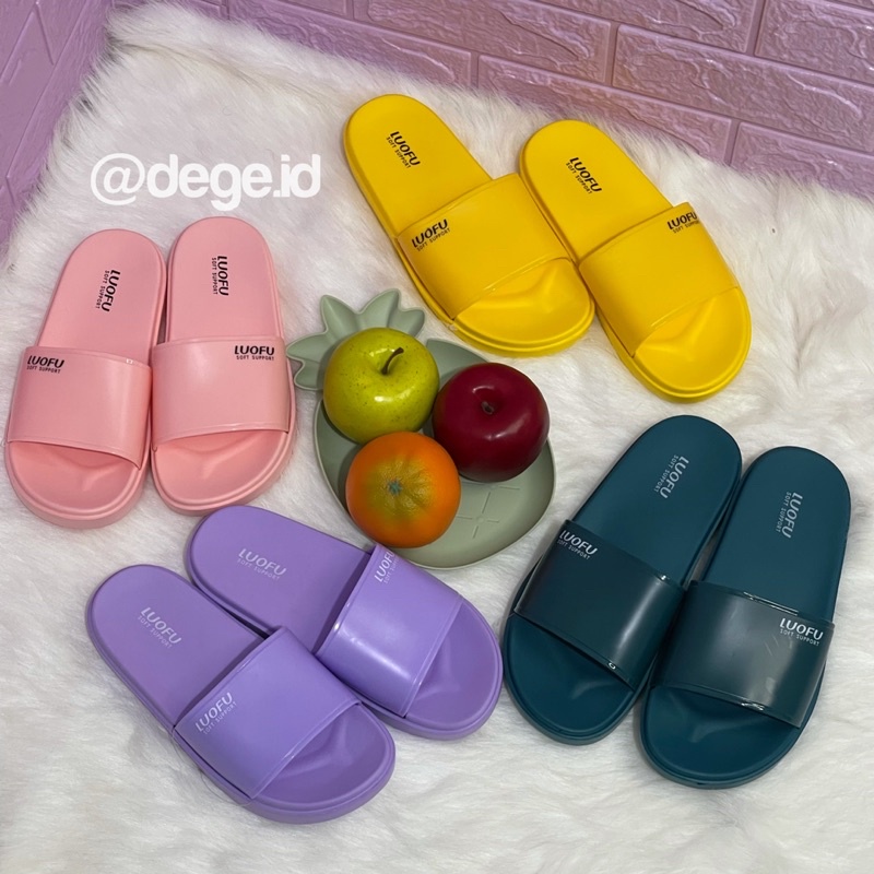 sandal jelly slip on wanita motif polos merk luofu