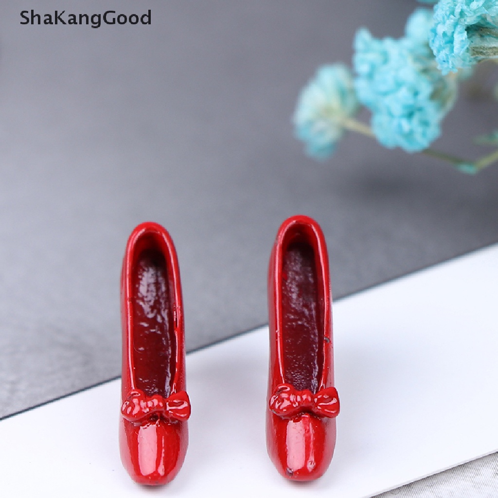 Skid 1 Pasang Miniatur Sepatu High Heels Merah Aksesoris Rumah Boneka 1: 12