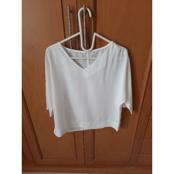 Preloved Blouse Putih Polos