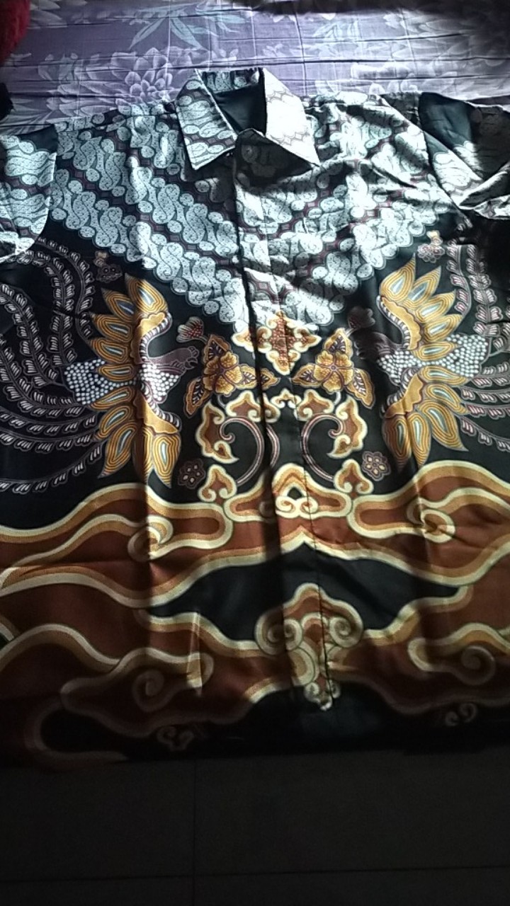 Baju Batik Pria / Kemeja Batik Semi Sutra / Baju Batik Pekalongan